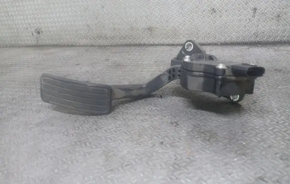 Subaru Forester SG Accelerator throttle pedal 36010SA060 1988007060