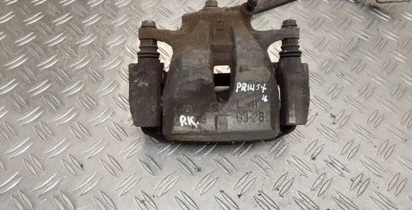 Toyota Prius+ (ZVW40) Front brake caliper