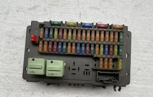 Mini One - Cooper R50 - 53 Fuse module 690660002 132316020304 518030507ES