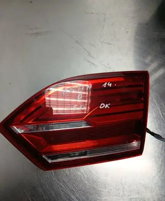 Volkswagen Jetta VI Tailgate rear/tail lights 5C6945308