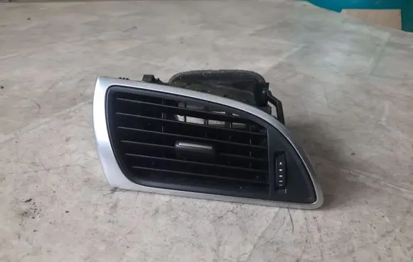 Audi A6 S6 C7 4G Dashboard side air vent grill/cover trim 4G2820901