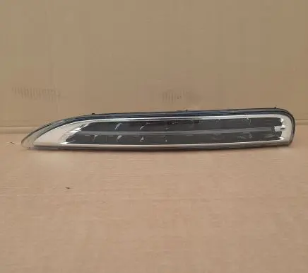 Porsche Cayenne (92A) Front fender indicator light