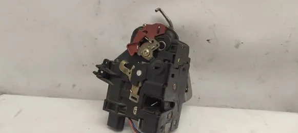Audi A6 S6 C5 4B Rear door lock 4B0839016D
