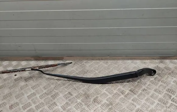 Chrysler Pacifica Front wiper blade arm 2586T1