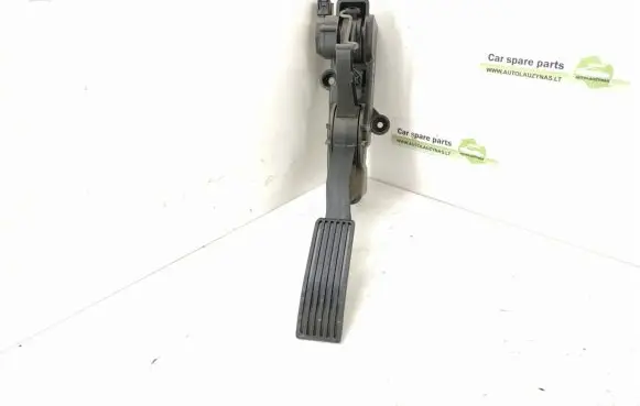Mercedes-Benz B W245 Accelerator throttle pedal 1693000104 1693000504