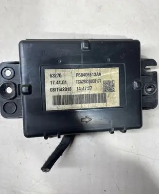 Chrysler Pacifica Air conditioning/heating control unit 63270 P68406613AA TCA292288C0177