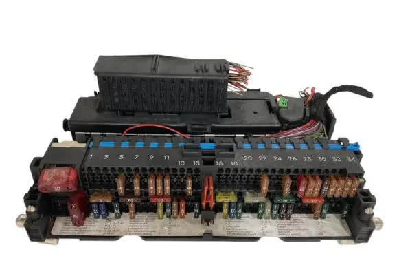 BMW 3 E46 Fuse module 8387153 8364542 8364540