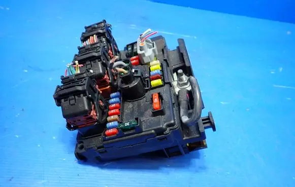 Peugeot 207 Fuse box set 9662783880