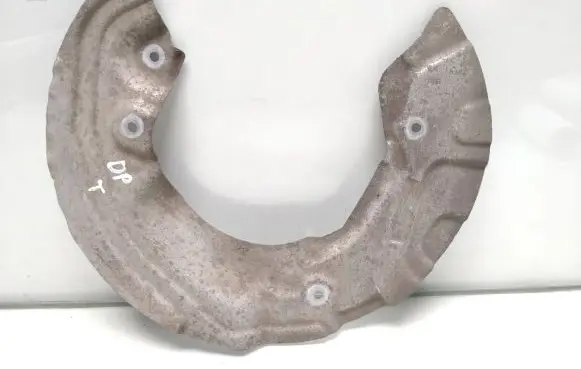 BMW 3 E90 E91 Front brake disc dust cover plate 6762852