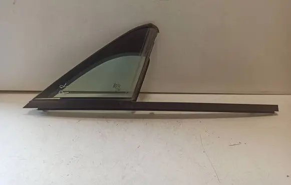 Audi Q7 4M Front door vent window glass four-door 4M0845114