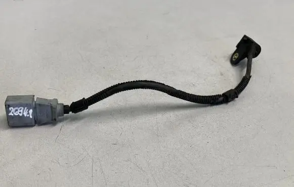 Volkswagen PASSAT B6 Crankshaft position sensor 9805940