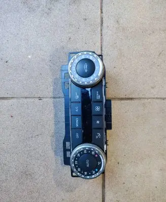 Mercedes-Benz C W204 Climate control unit A2048309885 SW230700 2048309885