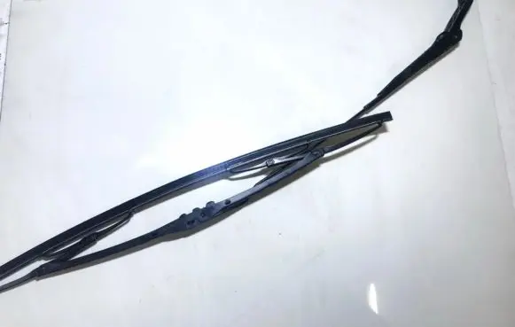Volvo S40, V40 Front wiper blade arm