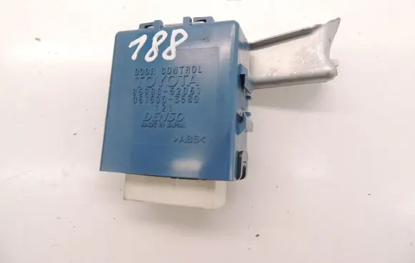 Toyota Yaris Door central lock control unit/module 8598052051 0515003580 D188