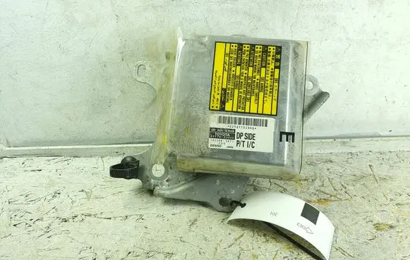 Lexus IS 200-300 Airbag control unit/module 8917053040