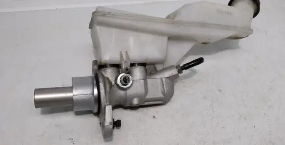 Mercedes-Benz CLA C117 X117 W117 Master brake cylinder A2464300302