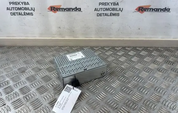 Mercedes-Benz E W212 Radio/CD/DVD/GPS head unit A2229002710