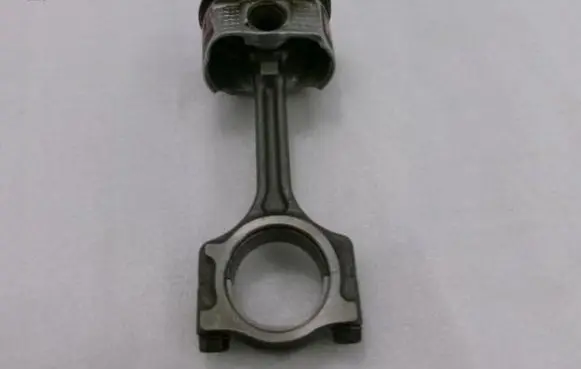 Renault Captur Piston with connecting rod 120104242R
