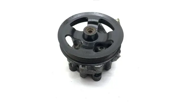 Toyota Avensis T250 Power steering pump