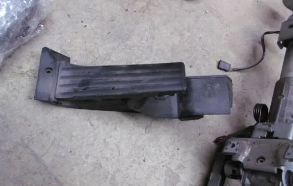BMW X3 E83 Accelerator throttle pedal 6772645 280907 25916010