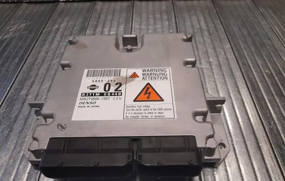 Nissan X-Trail T30 Engine control unit/module B371MEQ44B