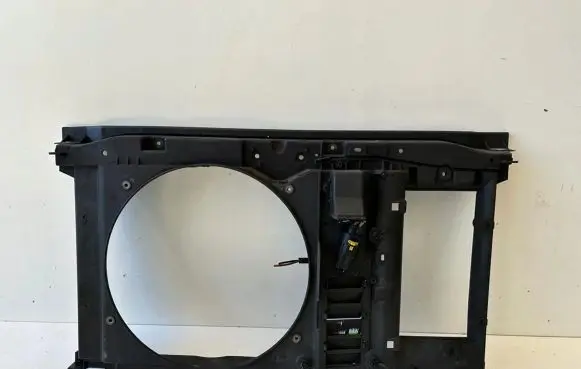 Citroen C4 I Picasso Radiator support slam panel 9658574380
