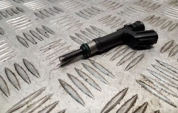 Nissan Juke I F15 Fuel injector 166001KT0A