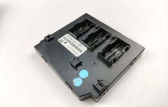 Volkswagen Golf VI Comfort/convenience module 1K0937084B