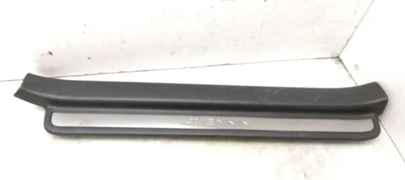 Toyota Avensis T250 Front sill trim cover 6791305040