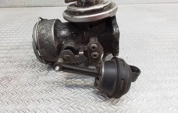 Volkswagen Transporter - Caravelle T4 EGR valve 038131501AA