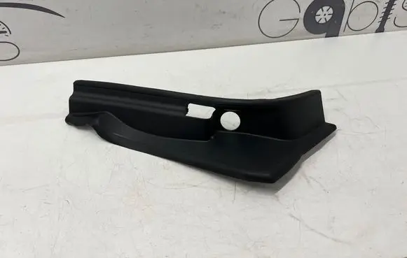 BMW i4 Rear light trim 7487593