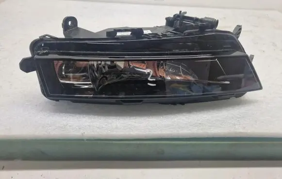 Skoda Octavia Mk3 (5E) Front fog light 5E0941699F