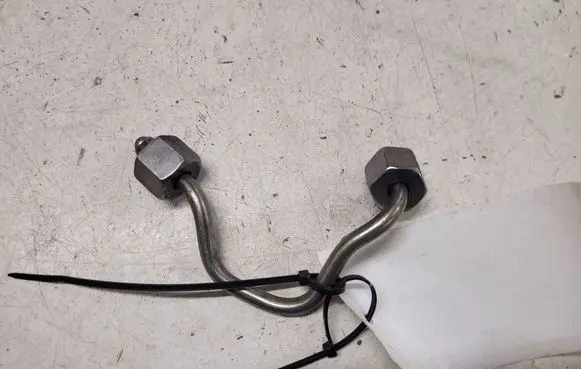 BMW 5 E60 E61 Fuel injector supply line/pipe