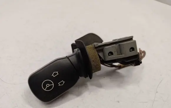 BMW 5 E39 Steering wheel adjustment switch 8352849 61318352849