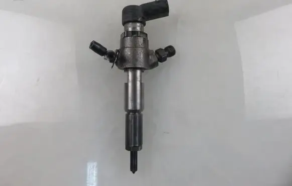 Fuel injector