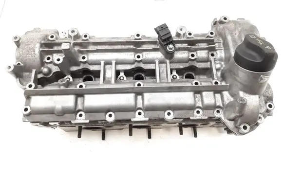 Mercedes-Benz E W212 Engine head A6420100621 R642016 A6420101630