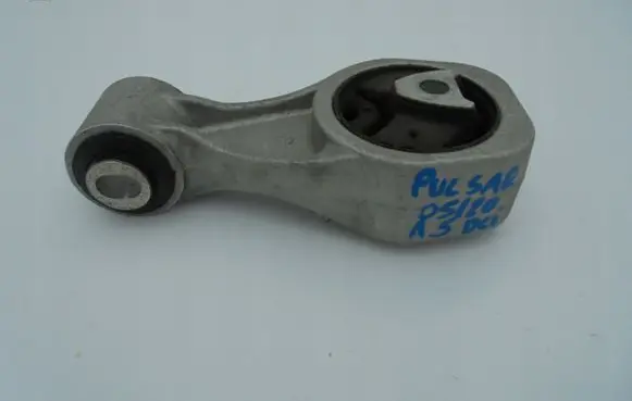 Nissan Pulsar Engine mounting bracket