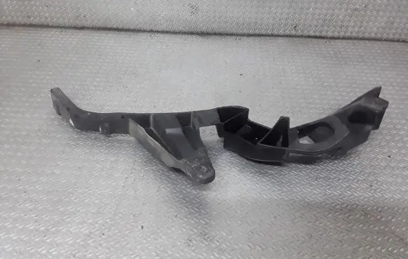 Audi A2 Front bumper mounting bracket 8Z0854730