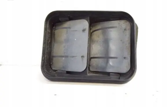 Nissan Qashqai+2 Quarter panel pressure vent 