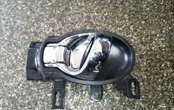 Nissan Juke I F15 Rear door interior handle