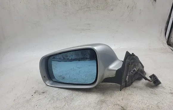 Audi A4 S4 B5 8D Front door electric wing mirror 
