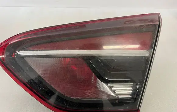Tailgate rear/tail lights