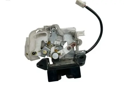 Mazda 3 I Tailgate/trunk/boot lock/catch/latch B6701