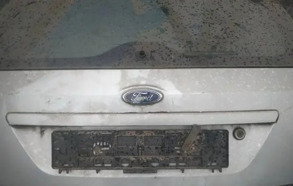 Ford Fiesta Trunk door license plate light bar 