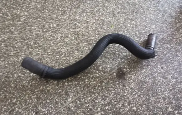Volvo XC60 Engine coolant pipe/hose
