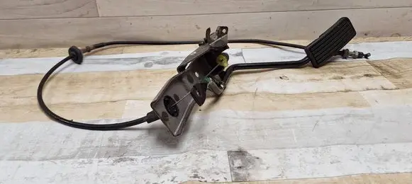 Honda FR-V Accelerator throttle pedal