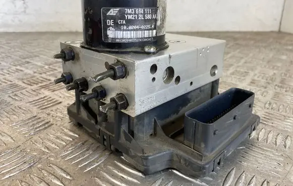 Volkswagen Sharan ABS Pump 7M3907379B YM212L580AA 7M3614111