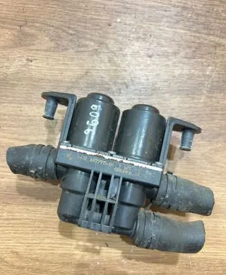 BMW 5 E60 E61 Coolant heater control valve 6927915