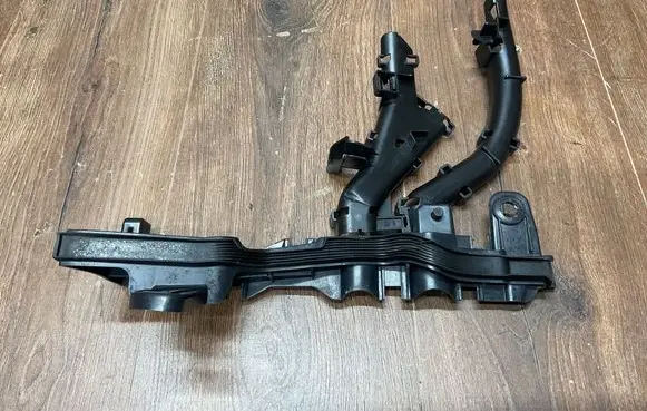 Mercedes-Benz E W213 Other engine bay part A2138310400 A2535461180
