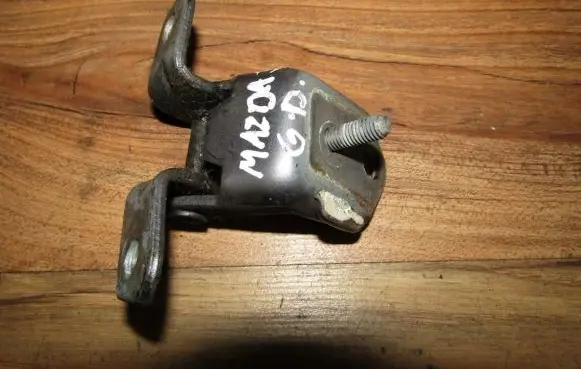 Mazda 3 I Rear door lower hinge